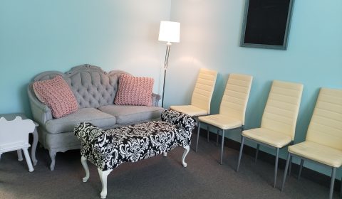 3D Baby Boutique seating for friends and family to enjoy 3D ultrasound session